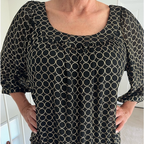 GUESS top - gorgeous, please look at closeup photos - Picture 4 of 14